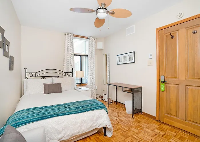 Accueil Chez Francois Bed & Breakfast Montreal