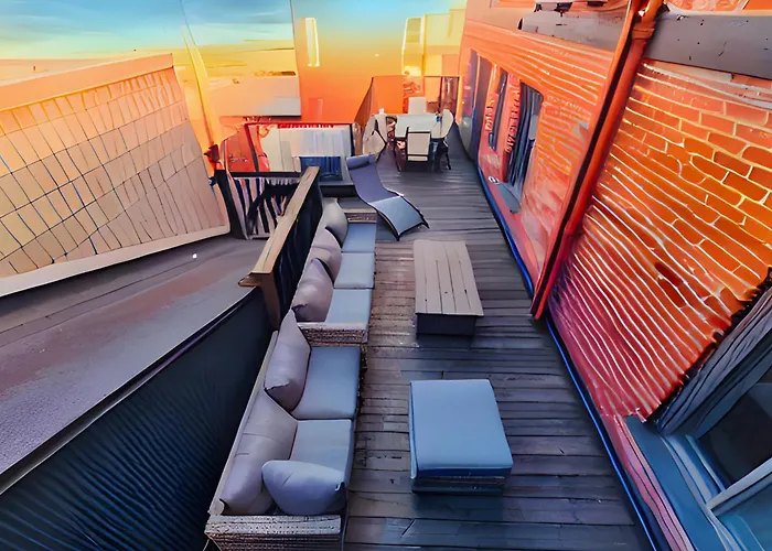 Liv Mtl Soho Aparthotel Montreal