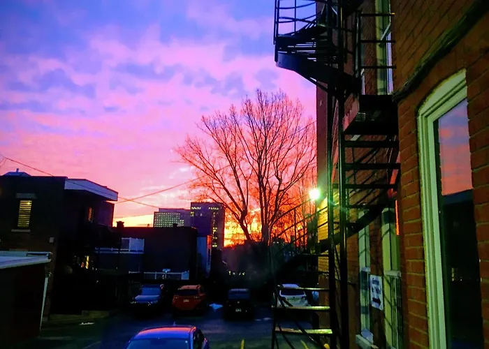 Chateau De L'ArgoatHotel Montreal